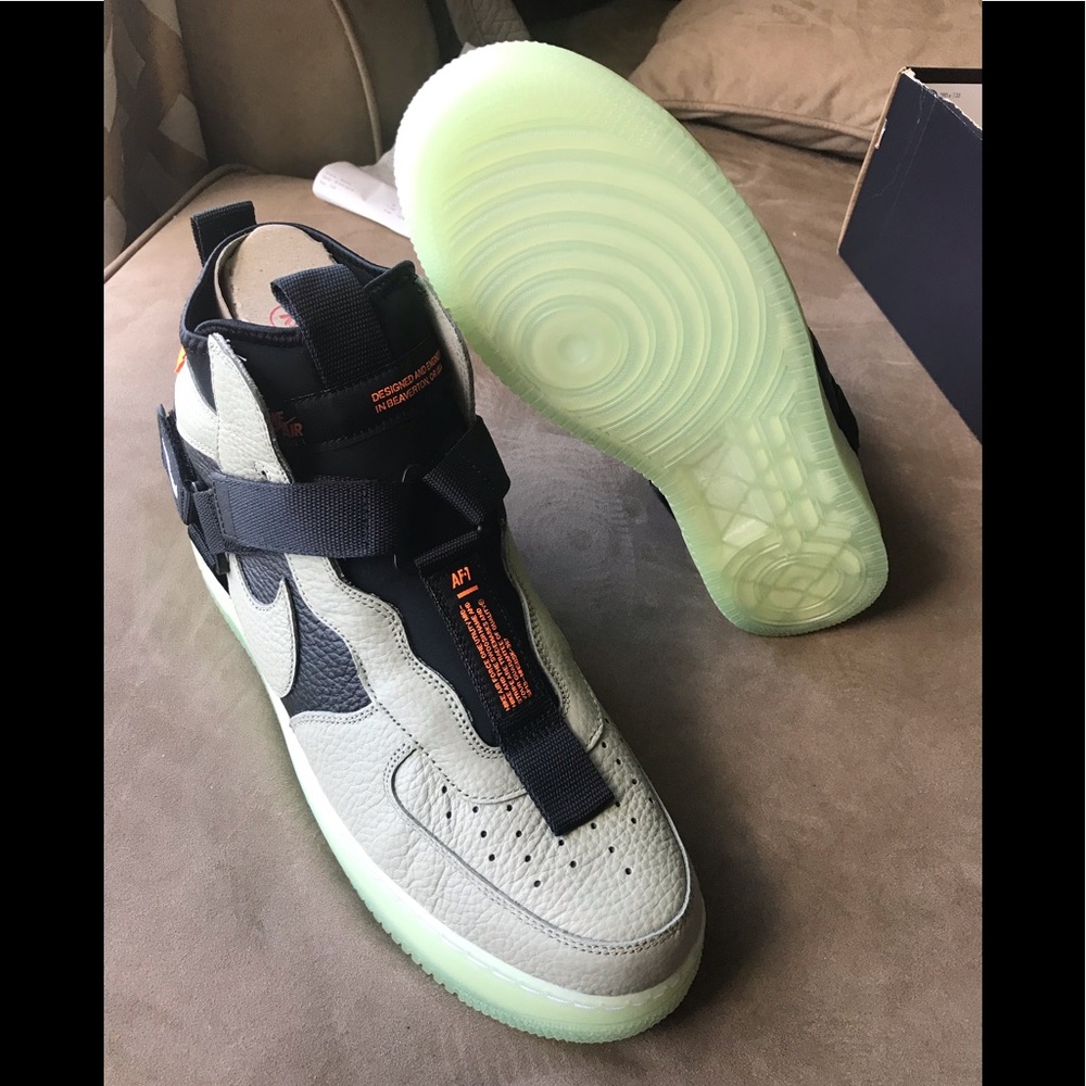 Nike Air Force 1 Mid Utility “ Spruce Fog”